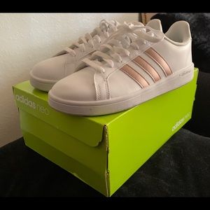 Adidas cloud foam sneakers